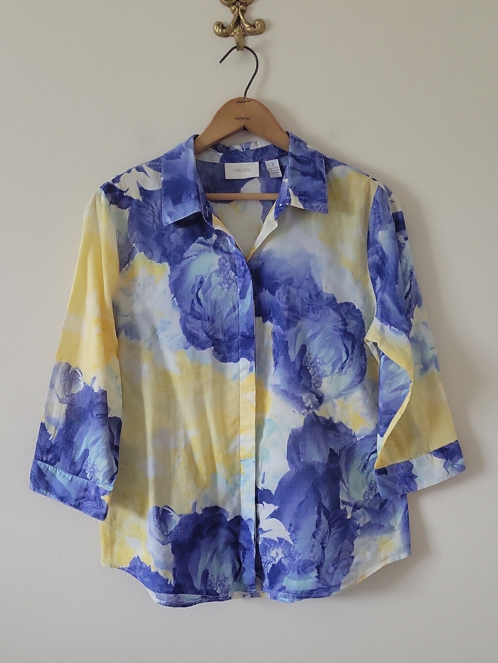 Chico's Blue Yellow Floral Watercolor Cotton Button Down Shirt Size Medium
